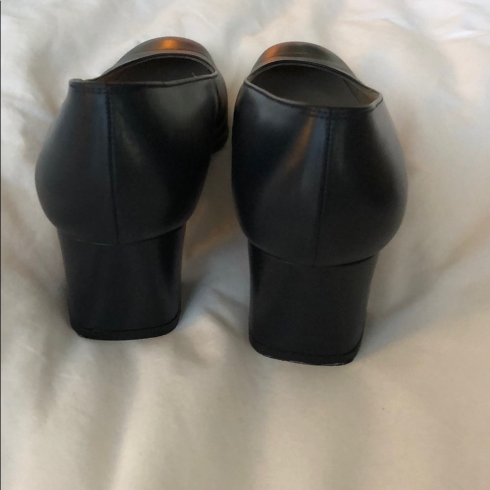 Ferragamo pump - Picture 3 of 4
